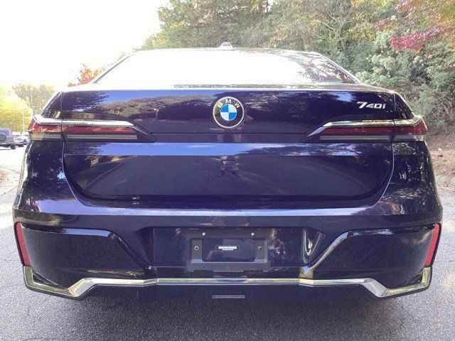 2023 BMW 7 Series 740i