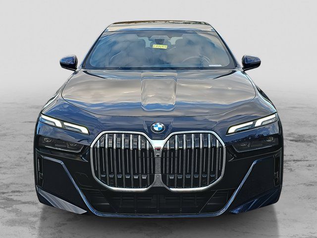 2023 BMW 7 Series 740i