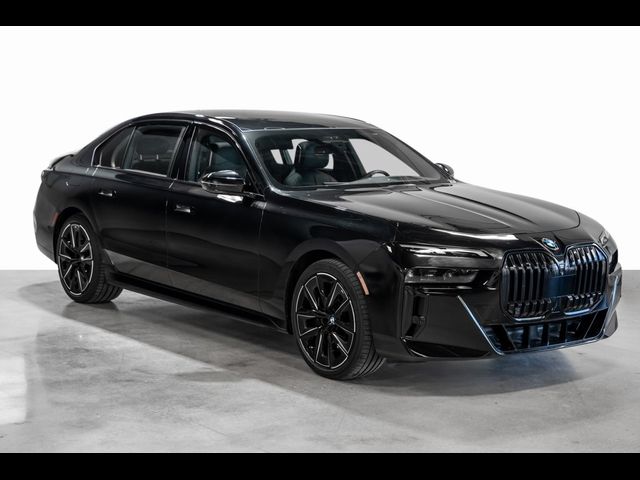 2023 BMW 7 Series 740i