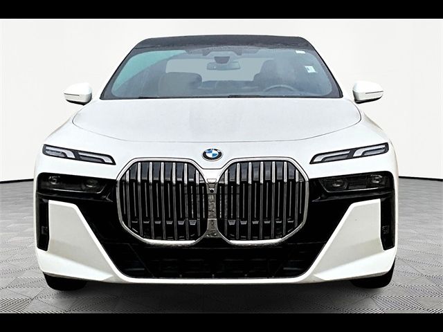 2023 BMW 7 Series 740i