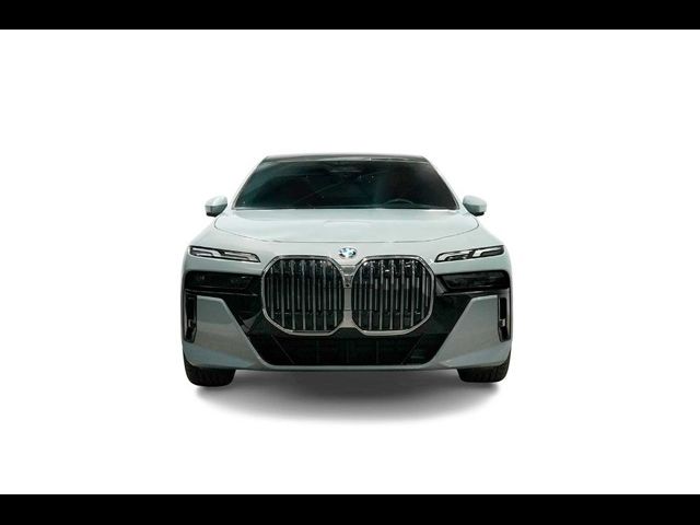 2023 BMW 7 Series 740i