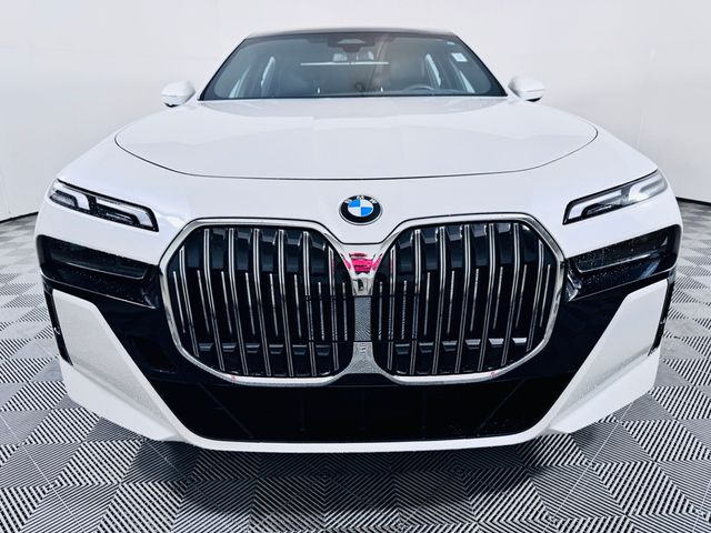 2023 BMW 7 Series 740i