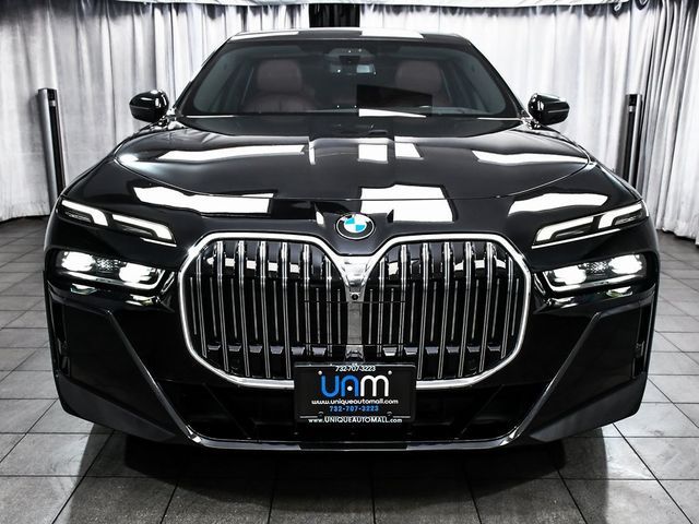 2023 BMW 7 Series 740i