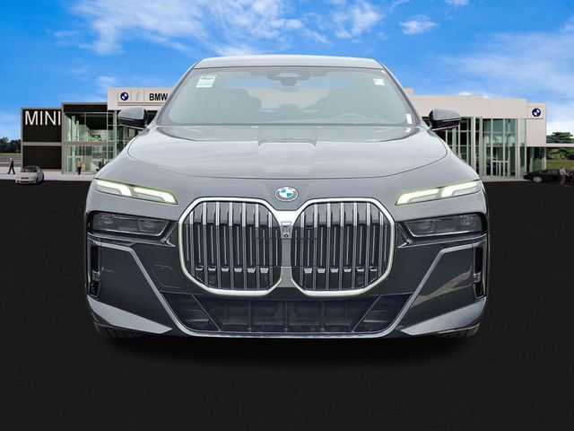 2023 BMW 7 Series 740i