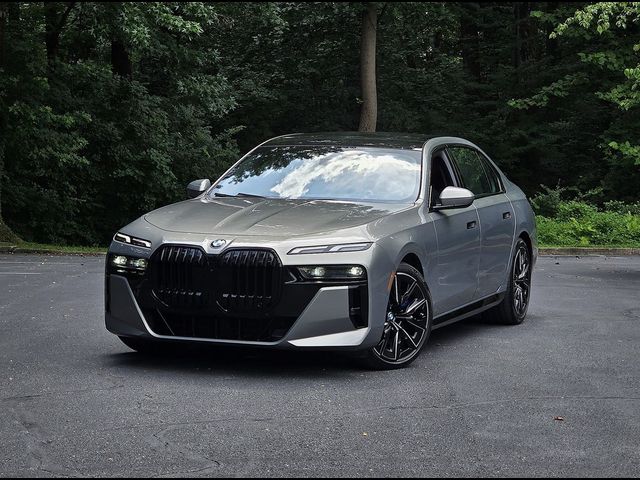 2023 BMW 7 Series 740i