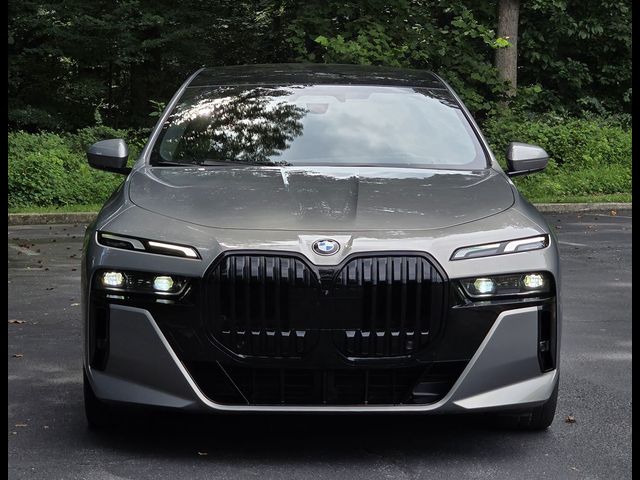 2023 BMW 7 Series 740i