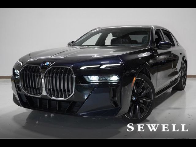 2023 BMW 7 Series 740i