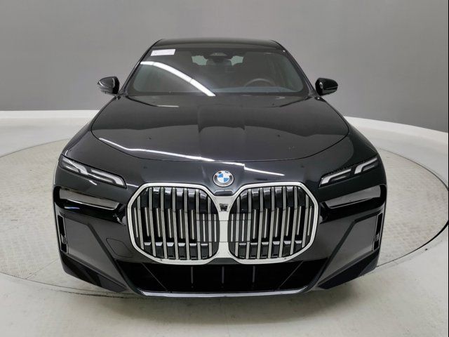 2023 BMW 7 Series 740i