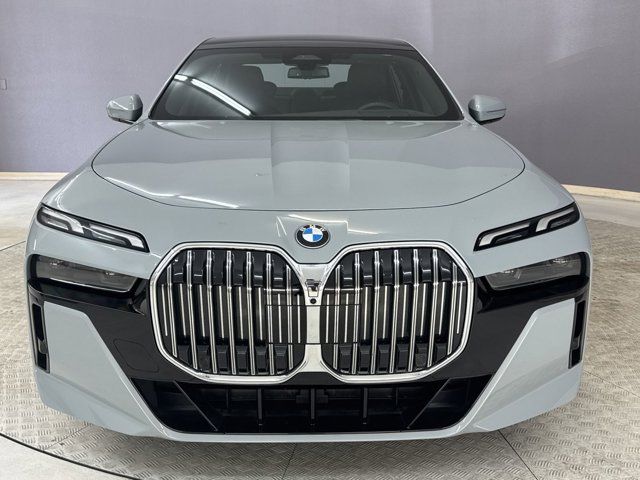 2023 BMW 7 Series 740i