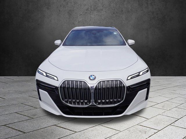 2023 BMW 7 Series 740i