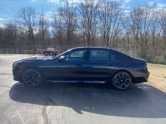 2023 BMW 7 Series 740i