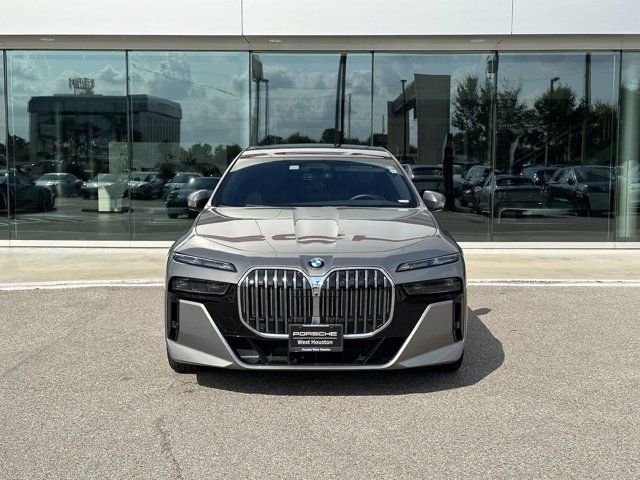 2023 BMW 7 Series 740i