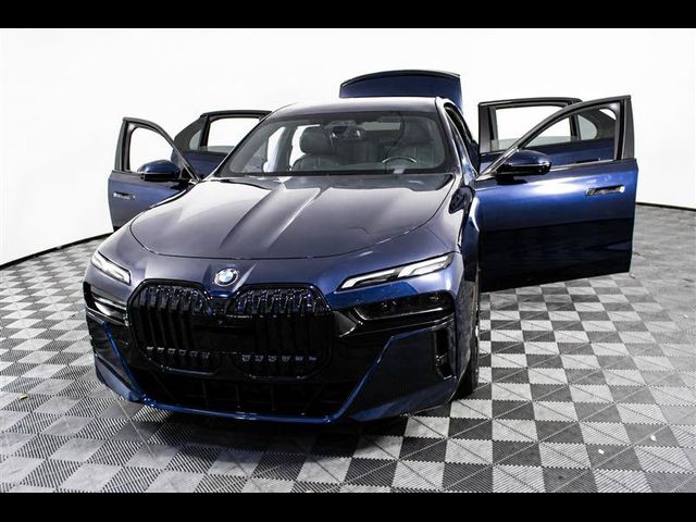 2023 BMW 7 Series 740i
