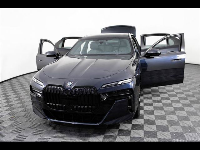 2023 BMW 7 Series 740i