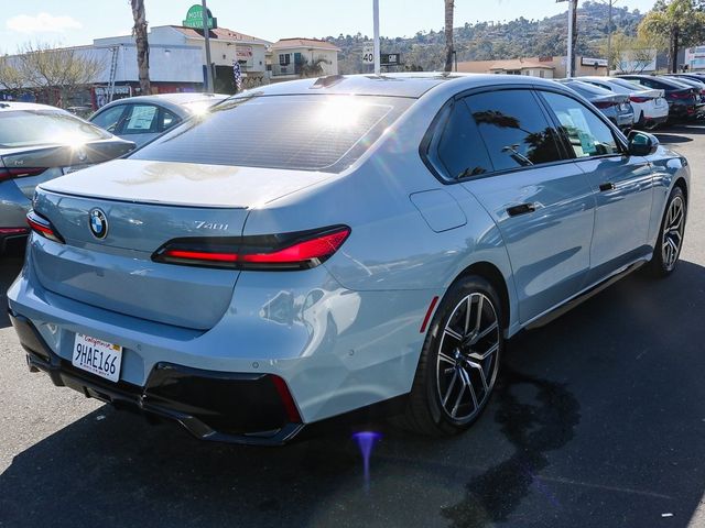 2023 BMW 7 Series 740i