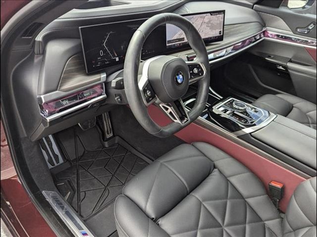 2023 BMW 7 Series 740i