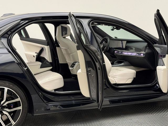 2023 BMW 7 Series 760i xDrive