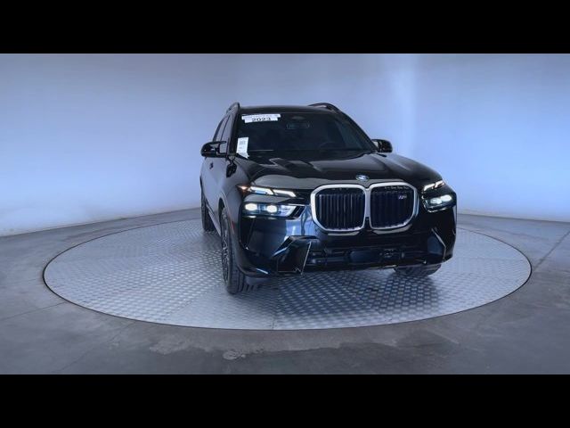 2023 BMW X7 M60i