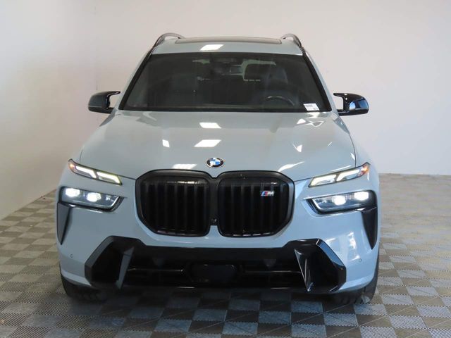 2023 BMW X7 M60i