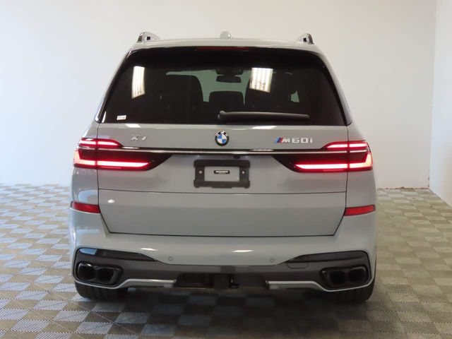 2023 BMW X7 M60i
