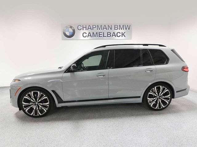 2023 BMW X7 M60i