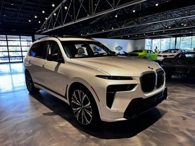 2023 BMW X7 M60i