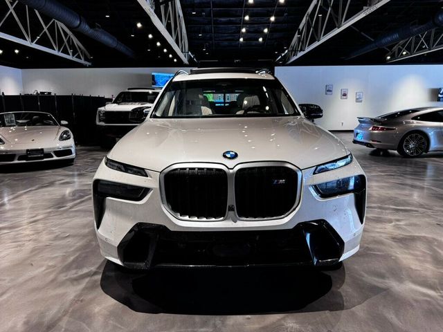 2023 BMW X7 M60i