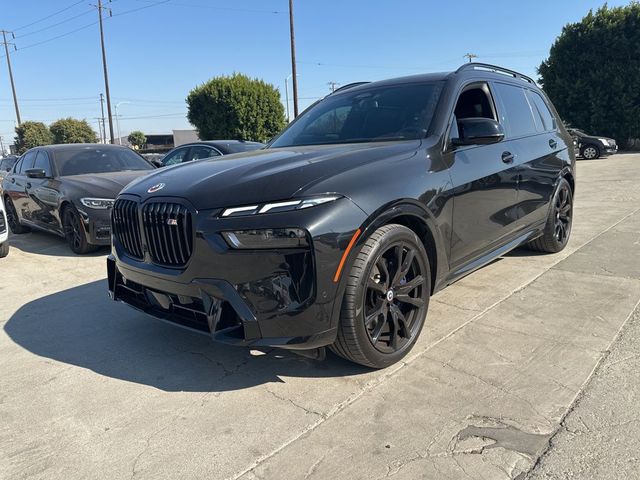 2023 BMW X7 M60i