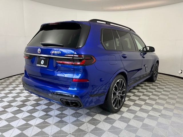 2023 BMW X7 M60i