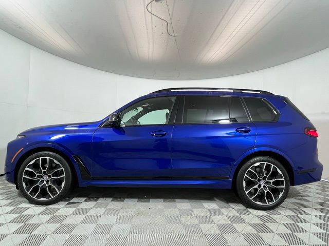 2023 BMW X7 M60i