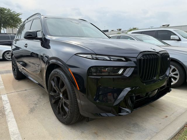 2023 BMW X7 M60i