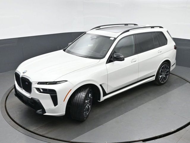2023 BMW X7 M60i