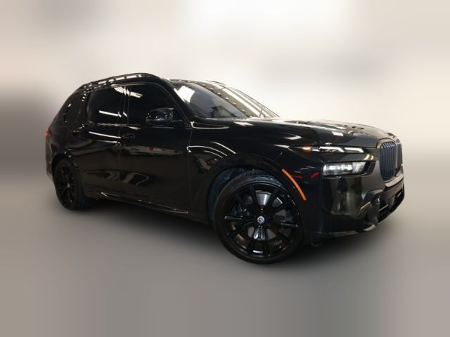2023 BMW X7 M60i