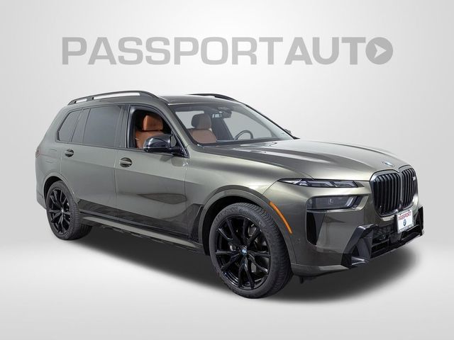 2023 BMW X7 M60i