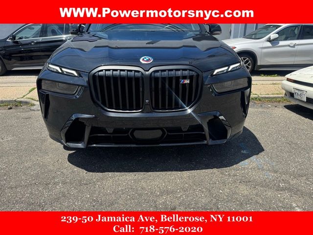 2023 BMW X7 M60i