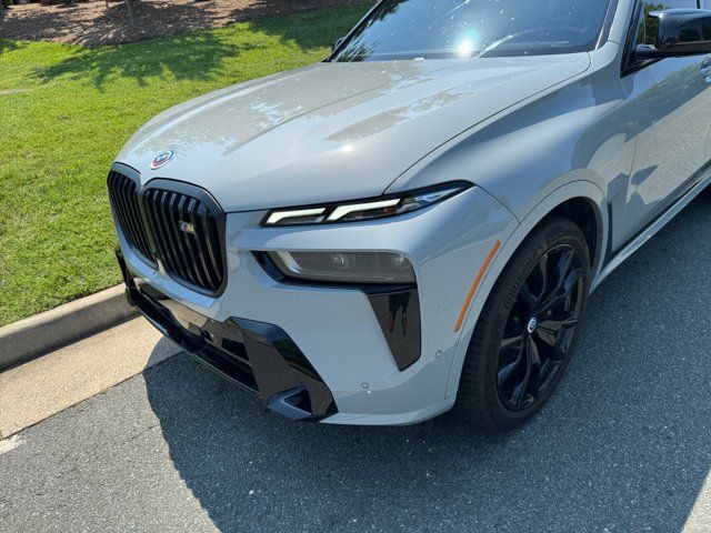2023 BMW X7 M60i