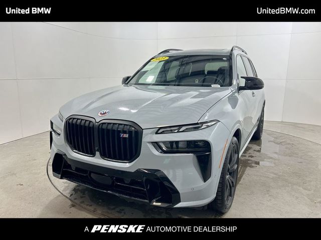 2023 BMW X7 M60i