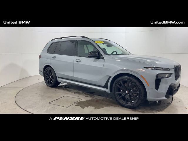 2023 BMW X7 M60i