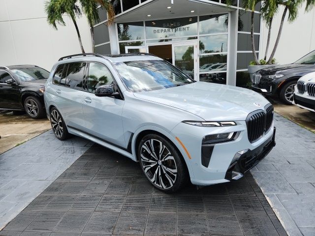 2023 BMW X7 M60i