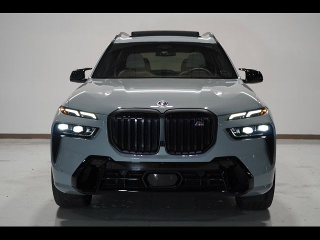 2023 BMW X7 M60i