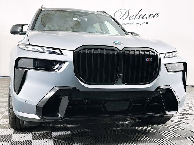 2023 BMW X7 M60i