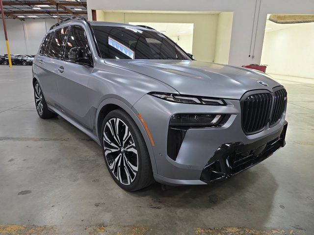 2023 BMW X7 M60i