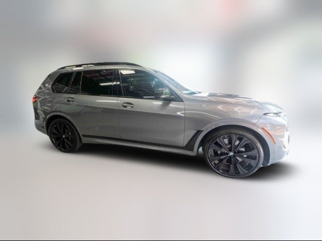 2023 BMW X7 M60i