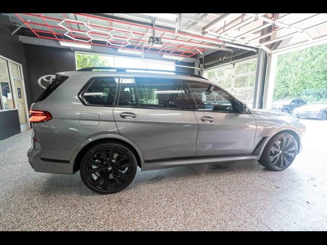 2023 BMW X7 M60i