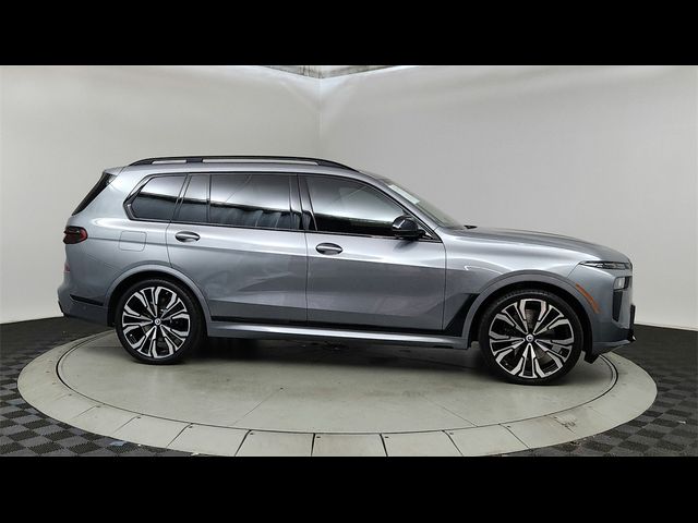 2023 BMW X7 M60i