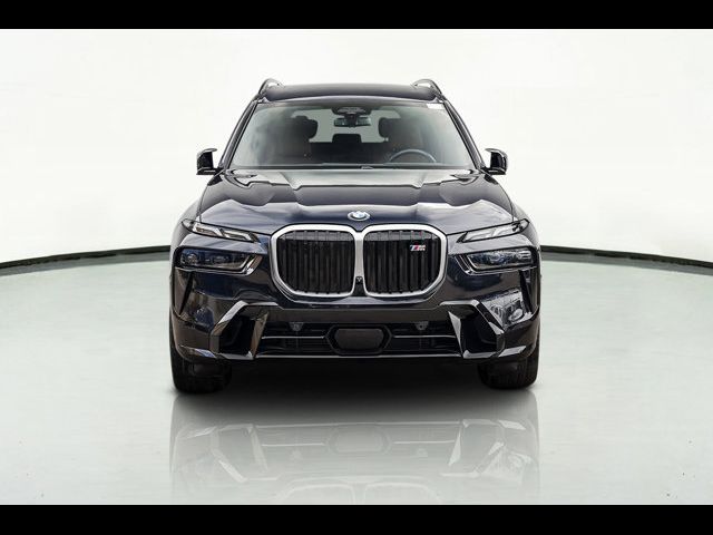 2023 BMW X7 M60i
