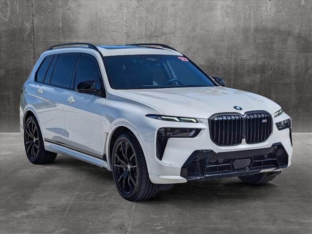 2023 BMW X7 M60i