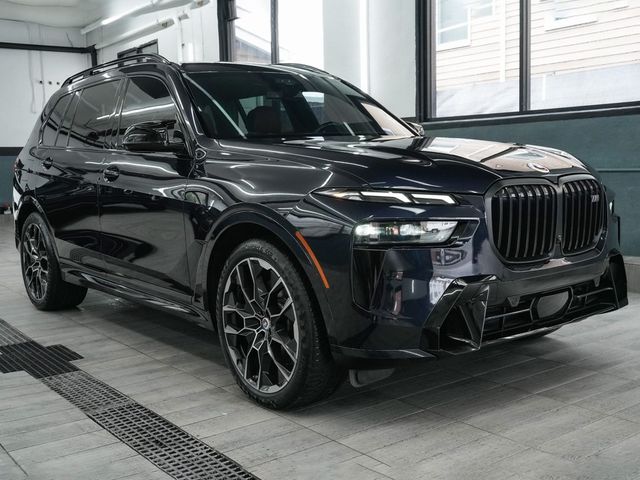 2023 BMW X7 M60i