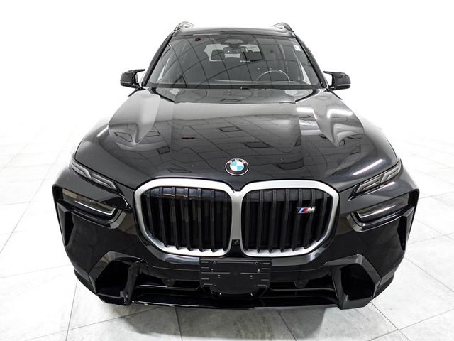 2023 BMW X7 M60i