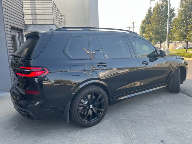 2023 BMW X7 M60i